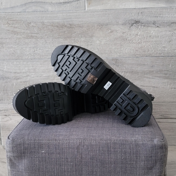 Spiked Combat boots - Picture 5 of 5